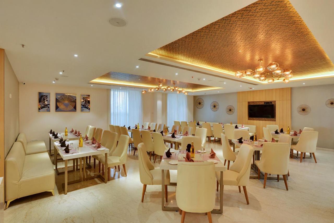 Clarion Hotel Bangalore Yesvantpur Exterior foto