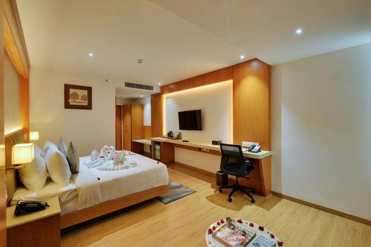 Clarion Hotel Bangalore Yesvantpur Exterior foto
